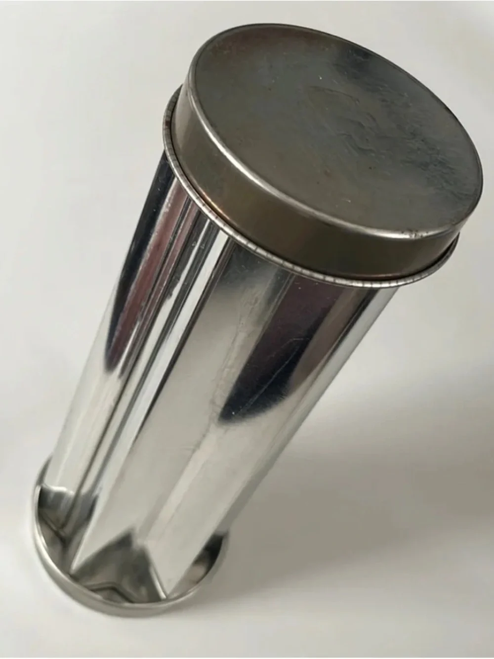 Pampered chef Valtrompia STAR bread tube Metal Cake Mold with Round lids